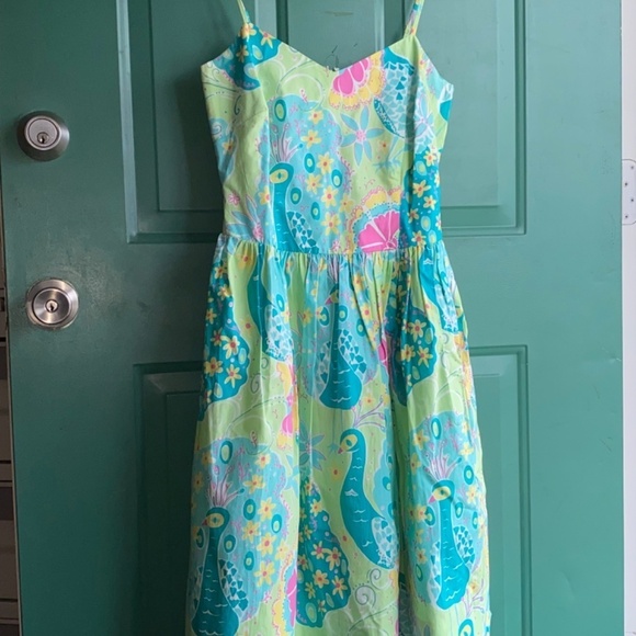 Lilly Pulitzer size 2 good condition with minor fading - Picture 3 of 7